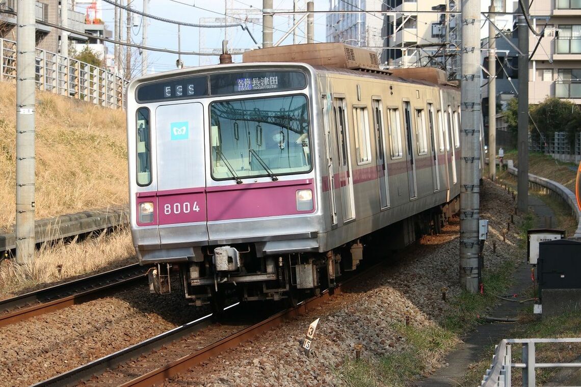 東急田園都市線内を走る半蔵門線の車両（筆者撮影）