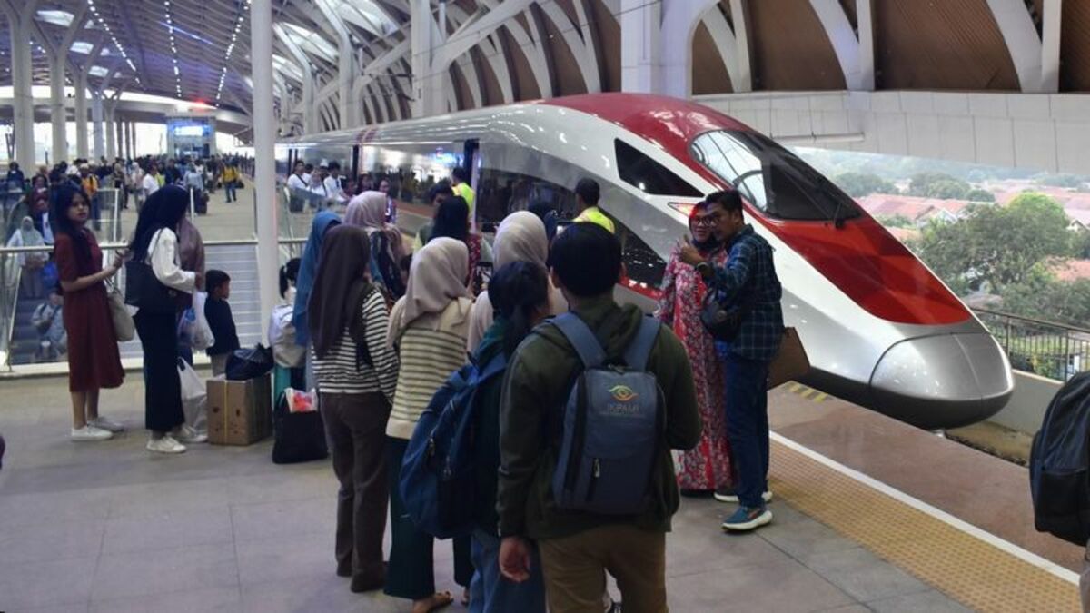 インドネシア高速鉄道､愛称｢ウッス｣開業後の姿 富裕層が車から転移､在来線特急も根強い人気 | 海外 | 東洋経済オンライン