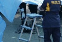 首相官邸の屋上にドローンが落下 機体には放射能を示すマークも