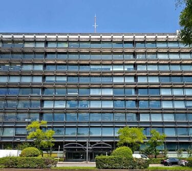 皇居をのぞき込む｢竹橋の円筒連結ビル｣の実態 モダン・オフィス建築の