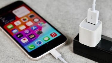 iPhoneで｢古い充電器｣を使っている人の盲点 充電器を