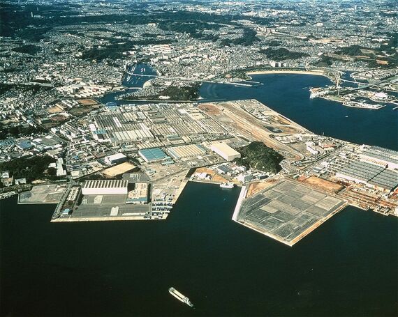 追浜工場の全景