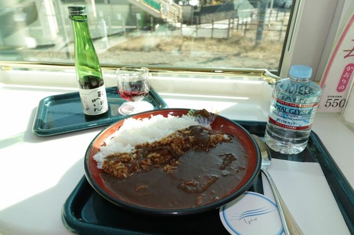 「しまかぜ」カフェメニューのカレー