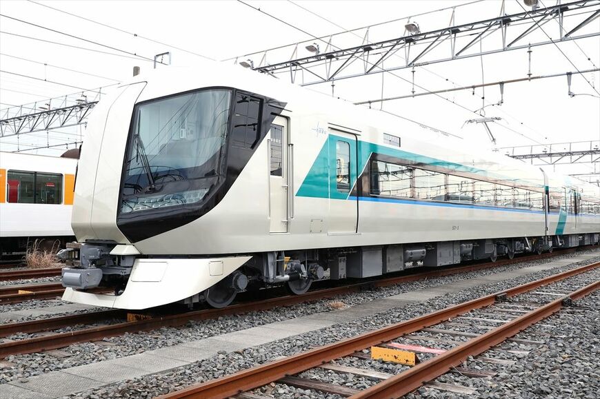 東武鉄道の特急「リバティ」500系（撮影：尾形文繁）