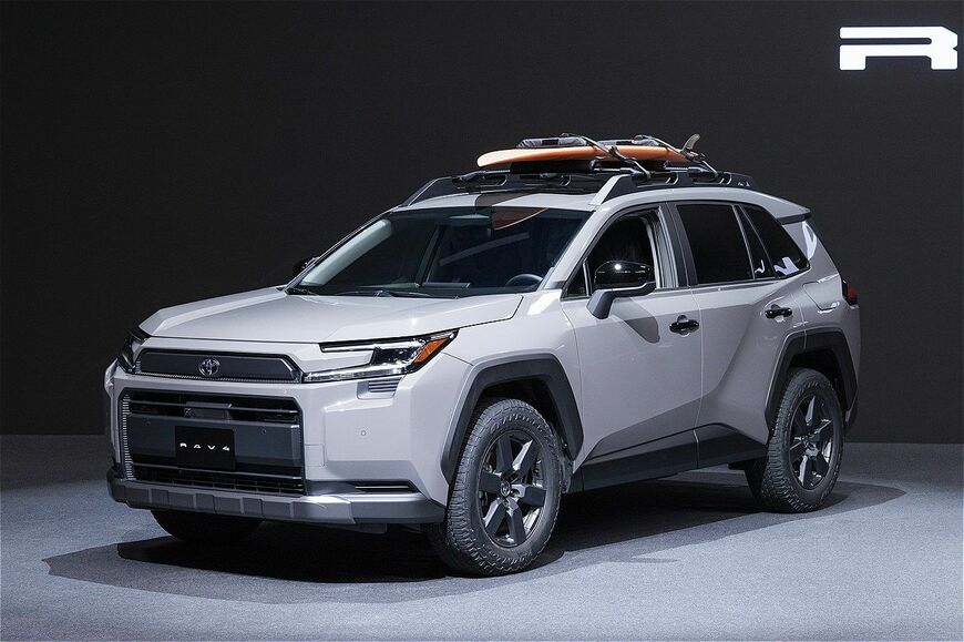 RAV4 Woodland（北米仕様、プロトタイプ）。日本仕様は「ADVENTURE」（写真：トヨタ自動車）