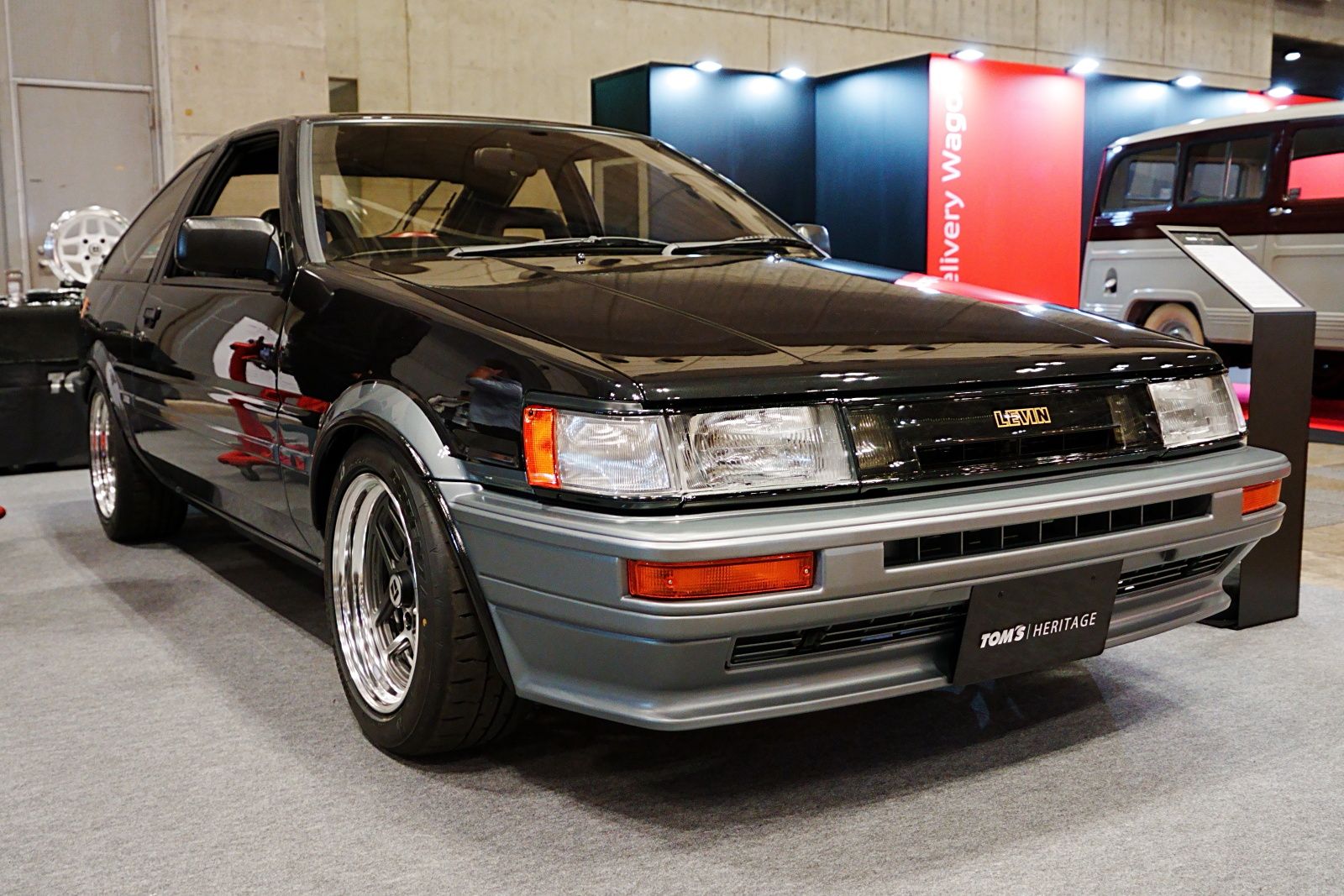 新車価格の約10倍､1650万円のプライスは正常か｣…26歳のリーダーが