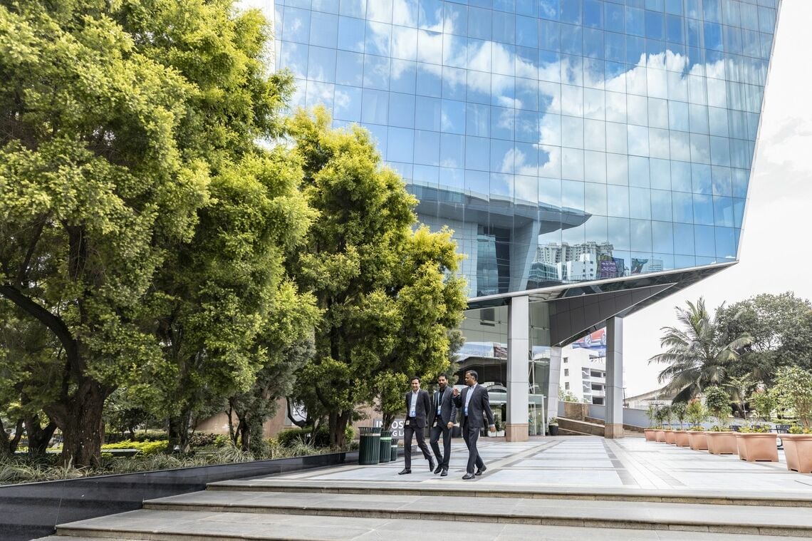 インフォシスの敷地内（インド･ベンガルール､2022年12月）Photographer: Aparna Jayakumar/Bloomberg