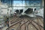 京急川崎駅の5番線に入る