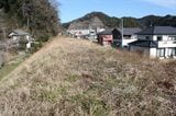 山東駅の旧予定地とみられる場所。撮影当時（2016年）は築堤が残っていたが2024年に撤去された（筆者撮影）