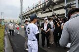 報道陣の取材に応じる林君（筆者撮影）