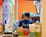 家族経営のダンダン。雪那さんはコーヒー担当だ（筆者撮影）