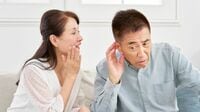 ｢歳だから仕方ない…｣と放置はキケンな《難聴と認知症》の意外な関係 予防のために40〜50代からできること