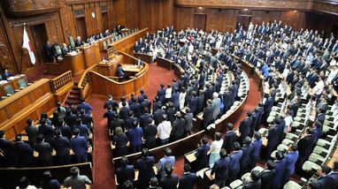高市政権が直面する｢緊迫の5日間｣､延長国会が｢出たとこ勝負の遭遇戦｣になりかねない与野党の"あきれた内情"