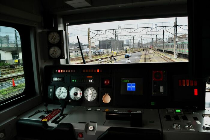 E493系の運転台