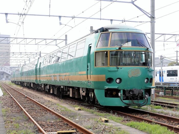 博多寄りの先頭車