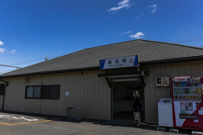 田沼駅。近辺は江戸時代の老中・田沼意次を輩出した