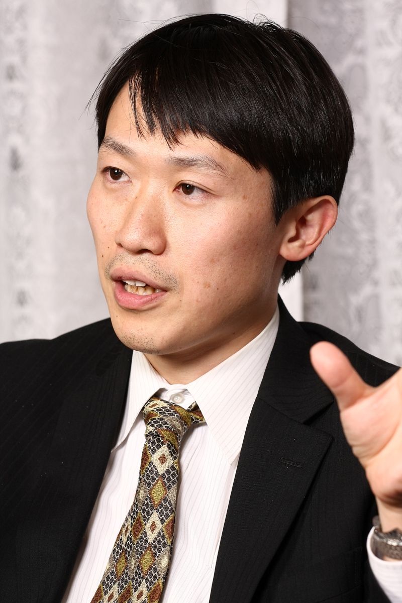 中野 剛志（なかの たけし）／評論家。1971年、神奈川県生まれ。元・京都大学工学研究科大学院准教授。専門は政治経済思想。1996年、東京大学教養学部（国際関係論）卒業後、通商産業省（現・経済産業省）に入省。2000年よりエディンバラ大学大学院に留学し、政治思想を専攻。2001年に同大学院より優等修士号、2005年に博士号を取得。2003年、論文‘Theorising Economic Nationalism’ （Nations and Nationalism）でNations and Nationalism Prizeを受賞。主な著書に山本七平賞奨励賞を受賞した『日本思想史新論』（ちくま新書）、『TPP亡国論』『世界を戦争に導くグローバリズム』（ともに集英社新書）、『国力論』（以文社）、『国力とは何か』（講談社現代新書）、『保守とは何だろうか』（NHK出版新書）、『官僚の反逆』（幻冬舎新書）などがある（撮影：今井 康一）