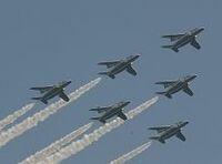 武器輸出三原則の見直しに賛成ですか、反対ですか？--東洋経済1000人意識調査