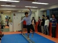 インナーマッスルを刺激する"綱渡り” 「スラックライン」でゆったりと緊張する！？