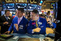 米株は続落､アップルなどハイテク株に売り 過去最大赤字のマイクロソフトも下げる