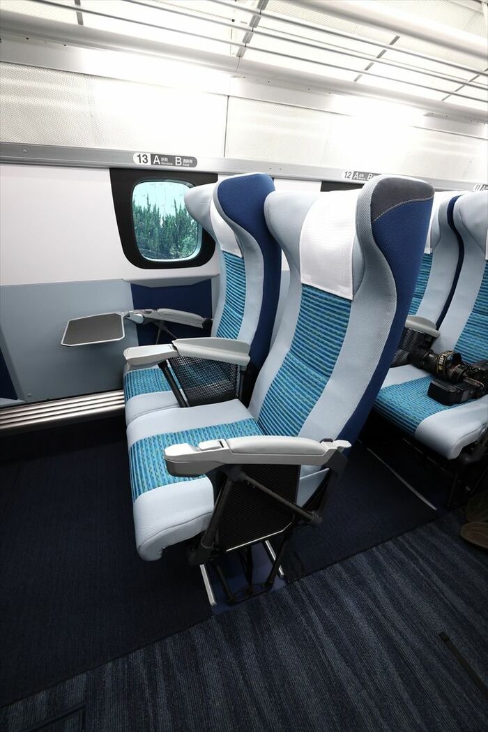 L0系改良型試験車の座席