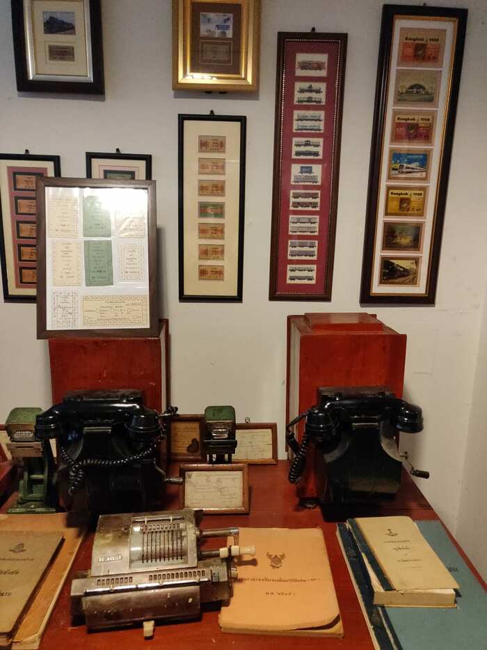 鉄道資料室に展示されている鉄道小物