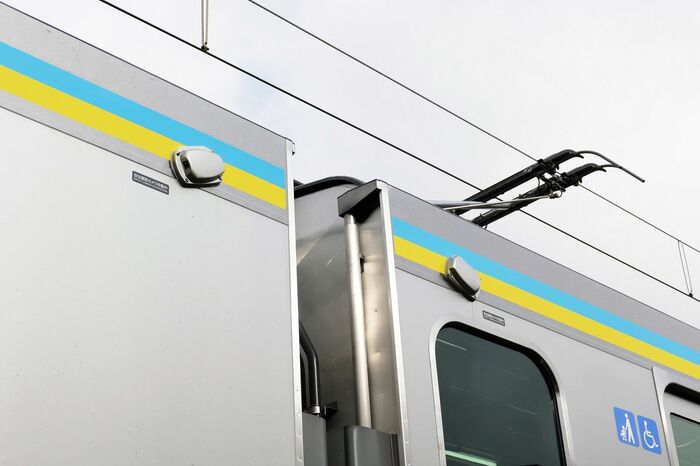 側面の乗降確認カメラ。運転席のモニターで