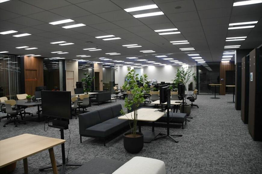 IT企業のようなオフィススペース（記者撮影）