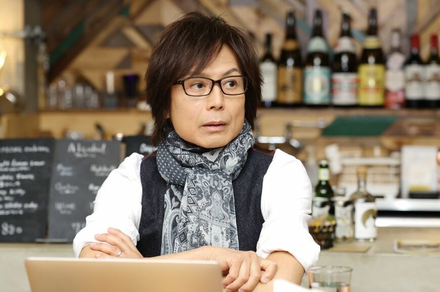 つんく♂1992年に「シャ乱Q」でメジャーデビューしミリオンセラーを記録。その後は「モーニング娘。」をプロデュースし大ヒット。代表曲『LOVEマシーン』は176万枚以上のセールスを記録。国民的エンターテインメントプロデューサーとして幅広く活躍中（撮影：尾形文繁）