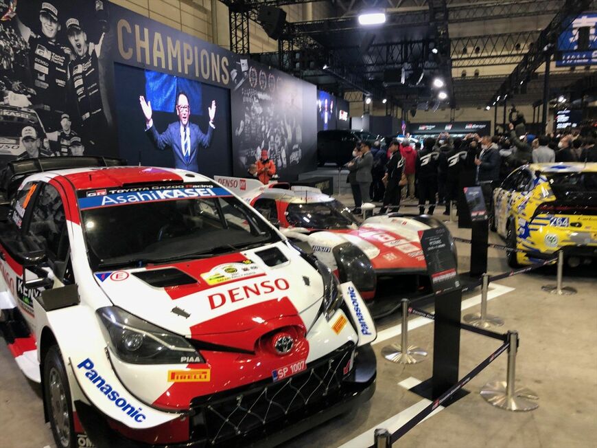 トヨタブースで「モリゾウ」こと豊田章男会長がプレゼンをする様子（筆者撮影）