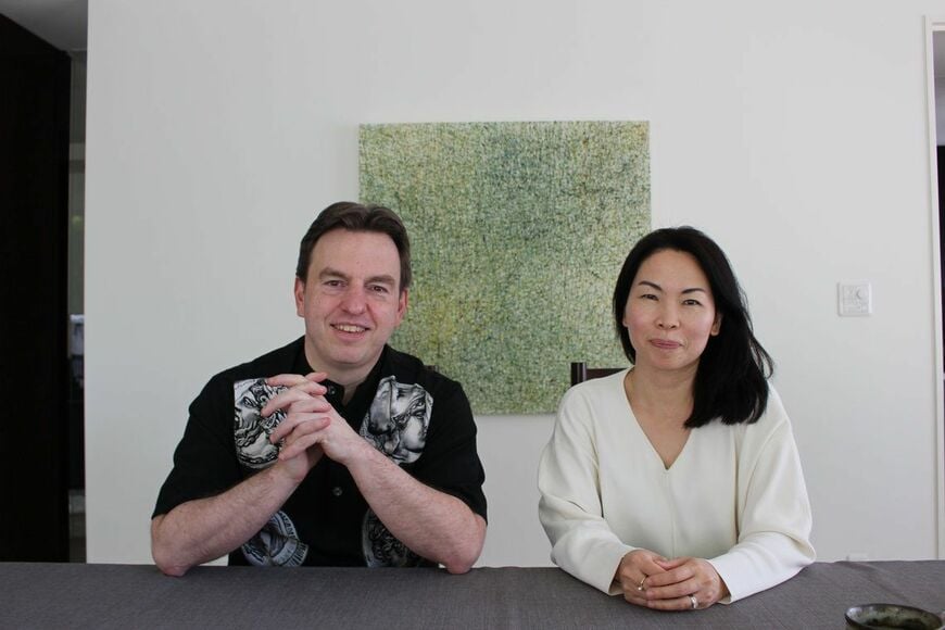 フランス人のジェロームさん、妻の珠緒さん。普段は英語でコミュニケーションを取っている（写真：筆者撮影）
