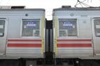 8590系（左）と違い8090系は戸袋に継ぎ目が見える