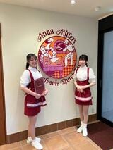 可愛らしい制服がアイコンのアンナミラーズ（写真：アンナミラーズ）