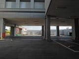 泉北高速鉄道の本社があった頃は社用車を停めていたという駐車場（記者撮影）