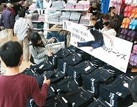 好調!990円ジーンズ、「ジーユー」ブランド復権の舞台裏