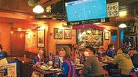 ライブビューイングが飲食店の切り札に？ スポーツ観戦