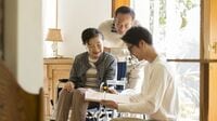 母親の介護で生活が破綻した65歳男性の本音 介護離職は貧困への入り口だと専門家は指摘