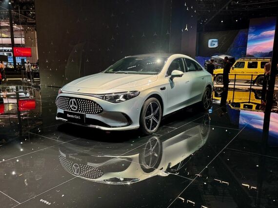 最新の電子技術を満載したことでも話題の「CLA」。ロングボディは今回が初公開(筆者撮影)