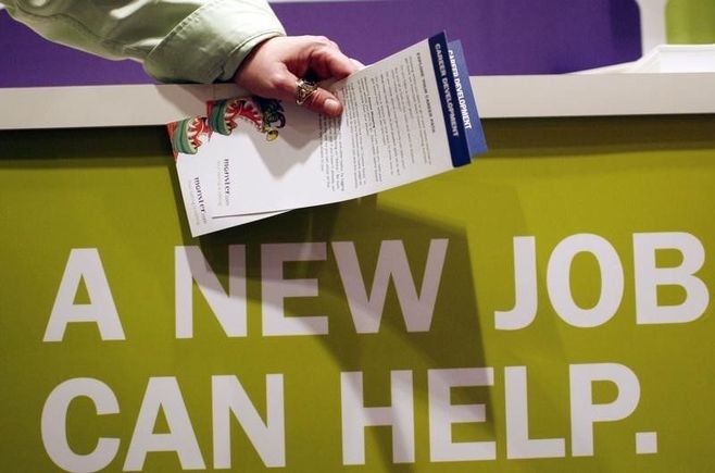 米新規失業保険申請件数、32.6万件