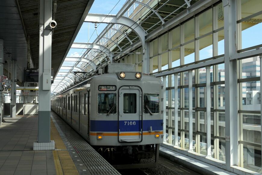 7000系のマイナーチェンジ車「7100系」はいまでも現役だ（記者撮影）