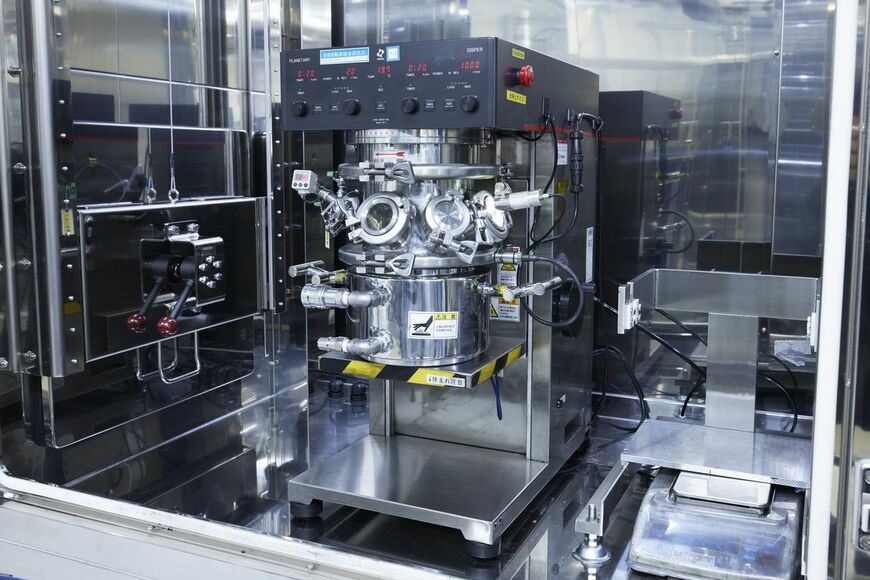 2022年に総合研究所で公開された、全固体電池の試験生産設備