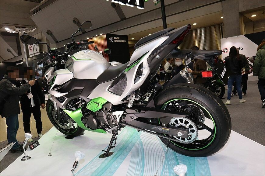 カワサキモータース「Z7ハイブリッド」（筆者撮影）