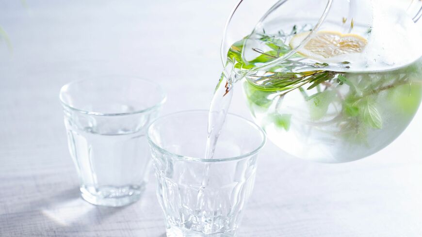 猛暑の夏の東洋医学的な過ごし方をお伝えします（写真：kuro3／PIXTA）