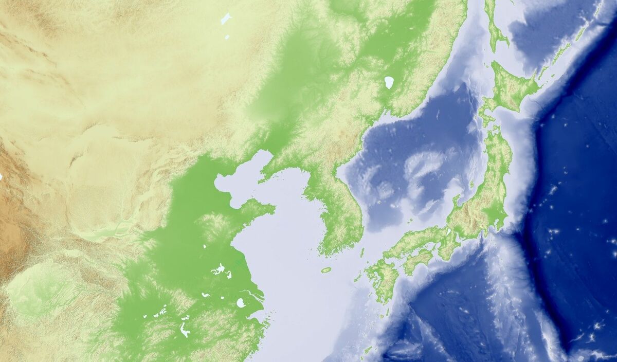 逆さ地図｣で見る､中国にとって邪魔な日本 強引に海を渡ろうとする中国 