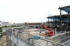 箕面萱野駅の駅前ではバスターミナルなども