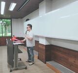 授業での一コマ。自身もどん底でもがき苦しんだ経験があるからか「高田先生になら話せる」と悩みを打ち明ける生徒も多いという（写真：高田さん提供)