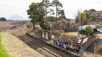 JRも協力､鉄道写真｢草刈りプロジェクト｣舞台裏 雑草を整備､指宿枕崎線｢松ケ浦駅｣美しく変身