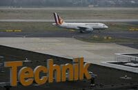 ドイツ機副操縦士､故意に墜落させた公算 マルセイユ検察当局が公表