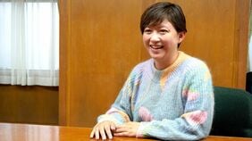 ｢公立小→インター→米大学｣　彼女が自分の子に"日本の小学校"で学ばせたいと考える理由　山崎エマ監督が語る教育の強み