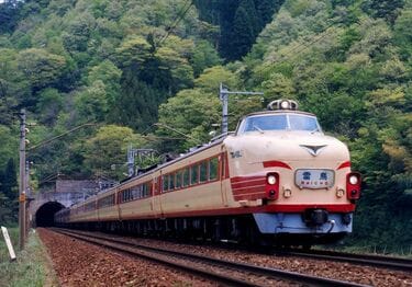 ボンネット型｣特急は今も斬新なデザインだ 高速電車の元祖､｢鼻